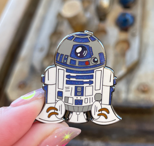 Cutie Artoo pin